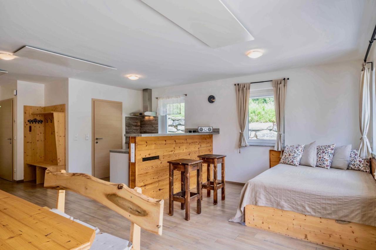 4Luxurioeses Ferienhaus In Traumhafter Landschaft โดบริอาค ภายนอก รูปภาพ